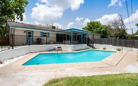 The Breezy Blue View With Hot Tub And Pool