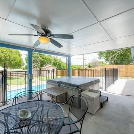 The Breezy Blue View With Hot Tub And Pool Villa Killeen Exterior photo