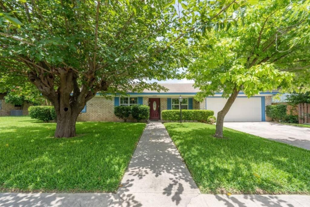 The Breezy Blue View With Hot Tub And Pool Villa Killeen Exterior photo